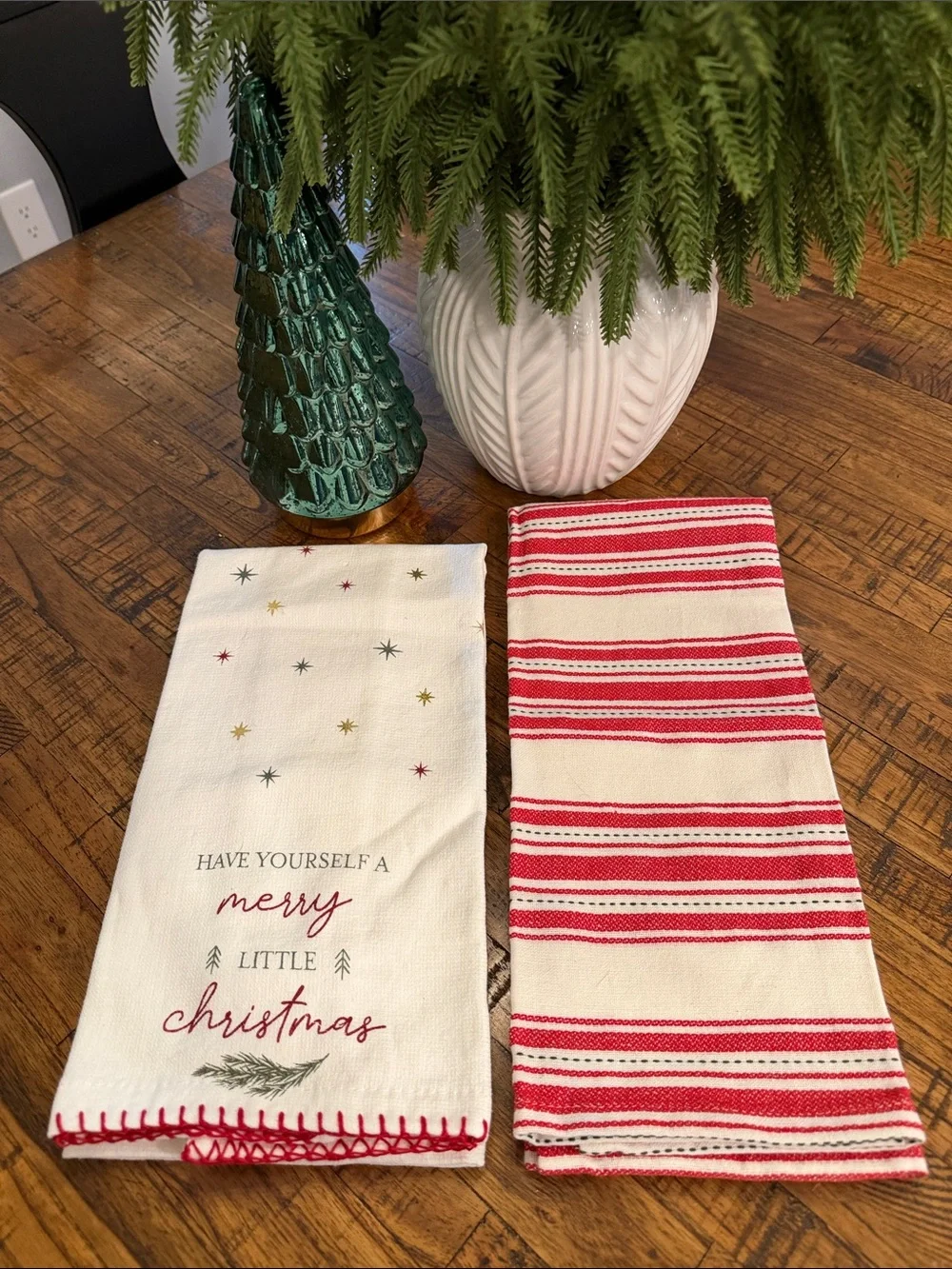 Holiday Red & White Kitchen Towels - NWOT 2 pk